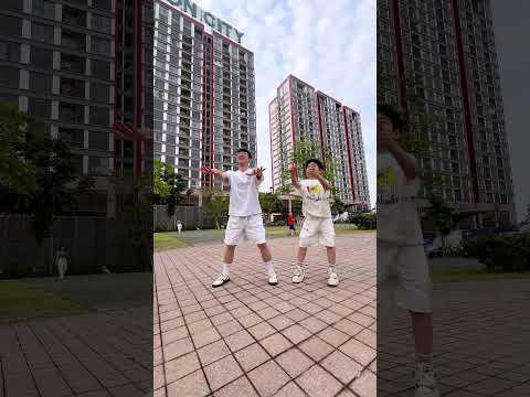 Follow us #dance #lecirque #day #nhay #minhx thumbnail