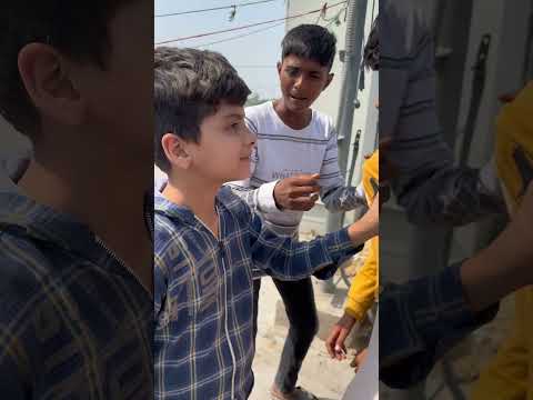 Yeh log ye? #youtubeshorts #comedy #viral #funny #ytshorts thumbnail