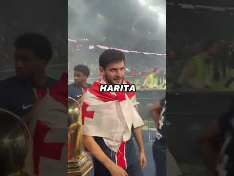 Kvaratskhelia, Şampiyonlar Ligi finalinde neden dövmelerle kaplıydı? thumbnail