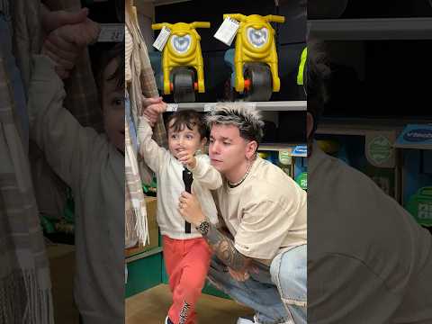 SORPRENDÍ a este NIÑO y esta fue su REACCIÓN 😍🎁 thumbnail