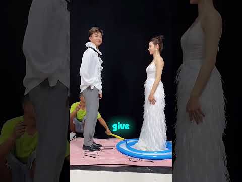 Perfect Wedding Shot at the Last Second thumbnail