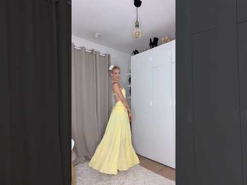 Vous validez la robe que me propose Loane ou non sur moi ?￼ 😳 thumbnail