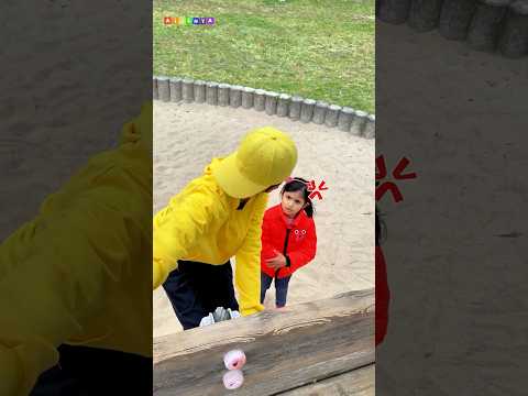 Kids Learn Why We Don’t Push Friends 👫 thumbnail