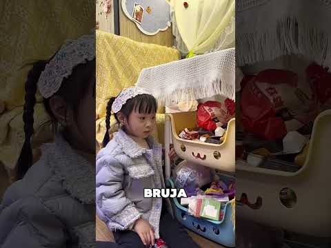 La Pequeña Chinki Huyó Del Fantasma 😱 thumbnail