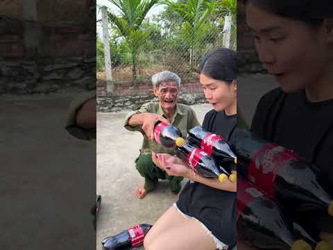 Ông nội nghèo khổ và bất hạnh nhưng có một trái tim nhân hậu ☺️💕🍾#shorts thumbnail