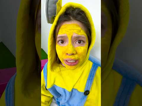 Me convertí en un minion 😰🍌 #shorts thumbnail