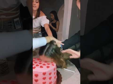 The Cake🍰 thumbnail