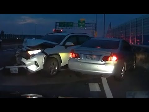 【車禍影片】不給你任何機會欸（2026.05.12 國道三號西濱交流道 thumbnail