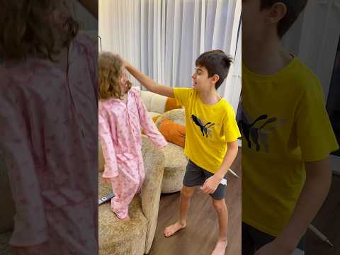 خلودة وصفا على ترند (انا بطلع انت بتنزل)😂 thumbnail