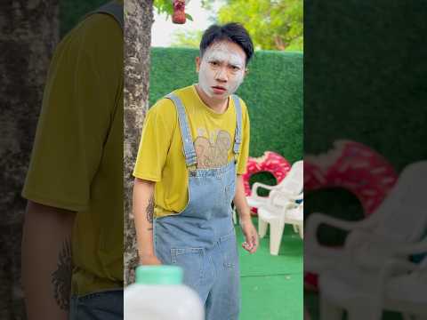 ใครเอาแป้งไปเล่น #ตลก #โบ๊ะบ๊ะshorts #พี่นาว #shorts thumbnail