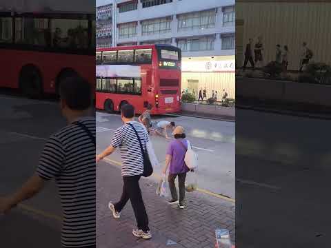 直擊 - 馬路健身第一人！？ thumbnail