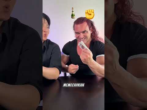 ✊ Duel Aneh Dua Pria Kuat Berakhir dengan Permainan Batu, Kertas, Gunting #shortsviral thumbnail
