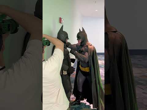 BATMAN VS BATMAN thumbnail