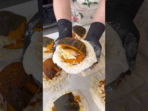 이건 무조건 먹어야 해! 단호박 한 개 통째로 들어간 치아바타 thumbnail