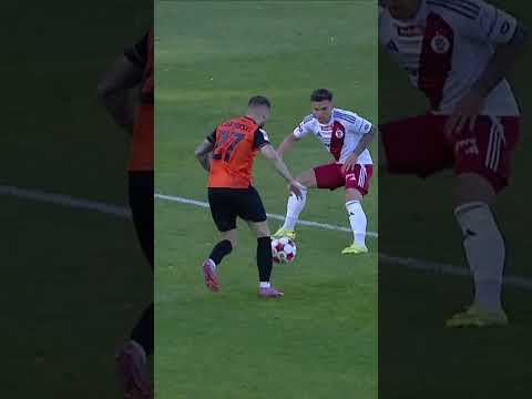 KACPER LASKOWSKI Z GOLEM SEZONU? PIĘKNE TRAFIENIE PODCZAS CHROBRY-ŁKS #SHORTS thumbnail