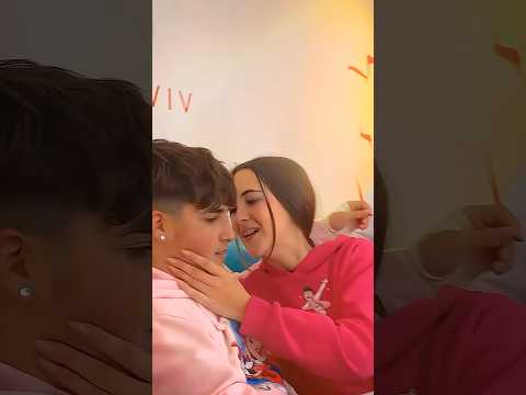 QUÉ FUE LO QUE LE DIJO VALERIA AL OÍDO A UNAI!! 😳🔥 thumbnail