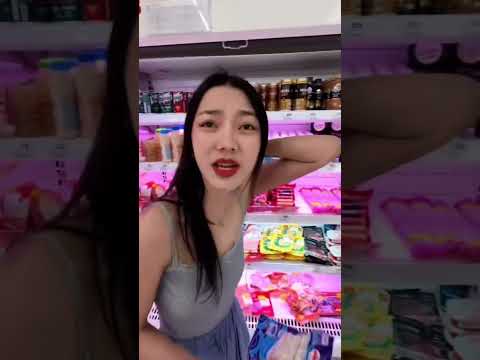 มีใครรู้บ้างหลังผักกุ้งไปโดนอะไรมาครับ #funny #บักฮาโอ๊ต thumbnail