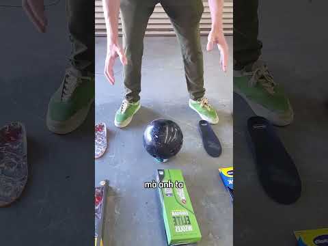 Anh ta khẳng định rằng miếng đệm giày của mình là tốt nhất 😳 thumbnail