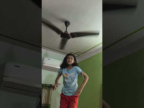 hy garmi ????#kritikachannel#Shorts#funny#comedy#youtubeshorts thumbnail