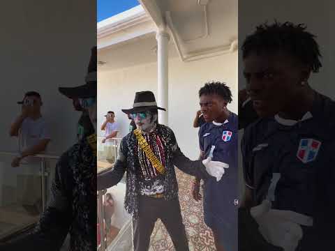 iShowSpeed Meets Dominican Michael Jackson! 🇩🇴🇩🇴 thumbnail