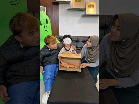 Rafasyah pegang buaya thumbnail