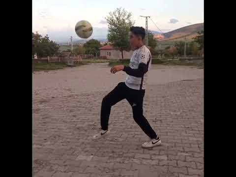 HAREKETLER NASIL OLMUŞ SİZCE #viralvideo#futbol#football#kesfeteyyiz#keşfetedüş#ronaldo#messi#cr7# thumbnail