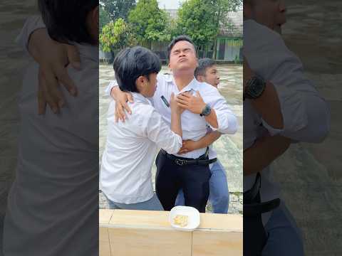pura2 keselek demi biskuit🙄🙈 #comedy #funny thumbnail