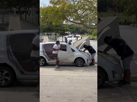 El carro ? sin puerta thumbnail