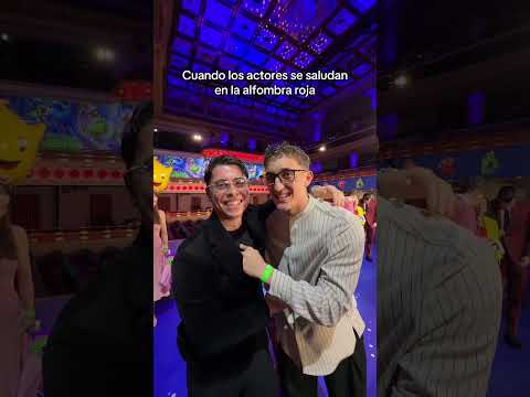 Cuando los actores se saludan en la alfombra roja thumbnail