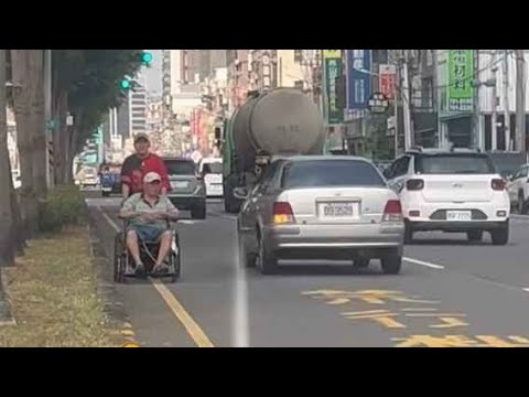 等等… 我看到了什麼？ thumbnail