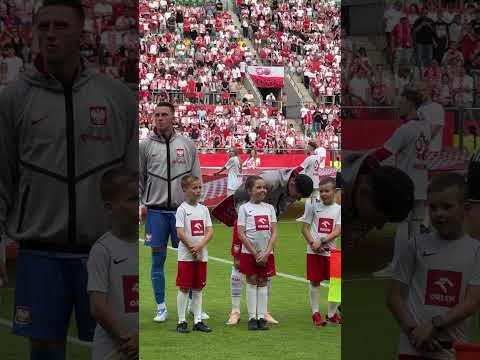 LEWANDOWSKI SPEŁNIA MARZENIE PODOPIECZNEJ CANCER FIGHTERS #SHORTS thumbnail