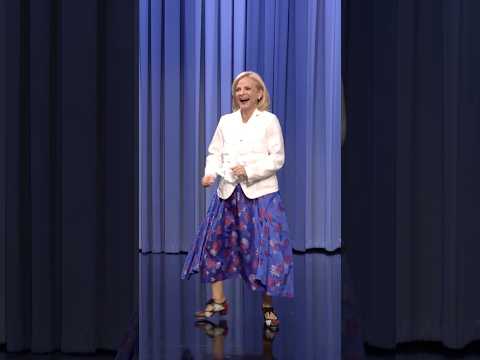 #AmySedaris & Jimmy pretend they’re late-night snackers while tap dancing 🤣 #FallonTonight thumbnail