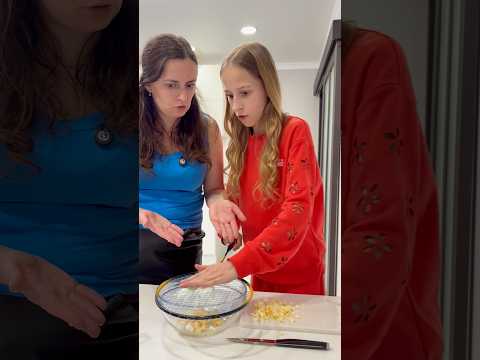 Короче говоря Юляшка решила помочь  #shorts #funny thumbnail
