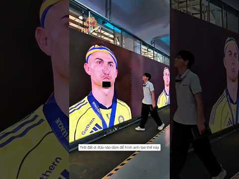 Tụi antifan dám phá hoại ảnh anh CR7 #shorts thumbnail
