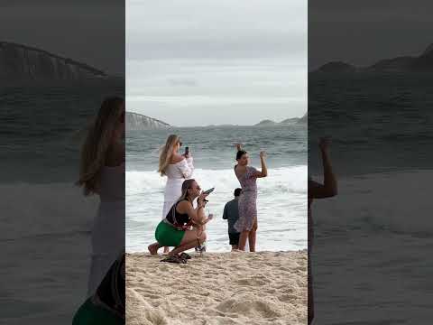 🇧🇷 Great  day at Leblon beach thumbnail