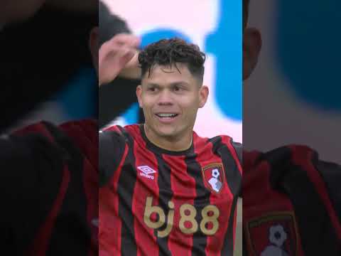 Evanilson, müsait pozisyonda fileleri havalandıramadı! #shorts #bournemouth #manchestercity thumbnail