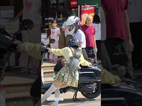 Wait for the motorcycle pivot... I’m speechless ? #bikerchick #motorcycle #skills thumbnail