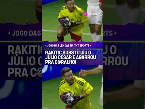 O RAKITIC FECHOU O GOL NO JOGO DAS LENDAS! 😨#shorts thumbnail