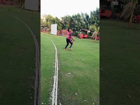 Aaj to alag he catch liya #shortvideo #cricket #bowlingcenter #cricketdrills thumbnail