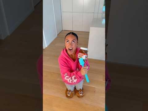 Mia learning how to spell ?? #shorts thumbnail