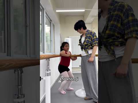 Cô bé mũm mĩm bất ngờ được chọn vào lớp nhảy 😳 thumbnail