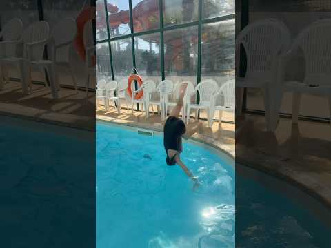 MA PETITE SŒUR A L’EAU !!! 💦 #shortvideo #transition #humour #humor thumbnail