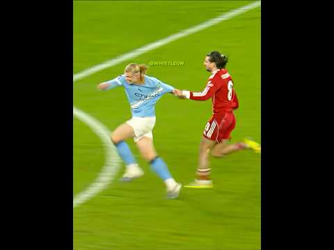 When Ronaldo Scored 200 IQ Goal 🧠🤯 thumbnail