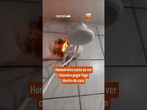 Homem leva susto ao ver chuveiro pegar fogo dentro de casa thumbnail