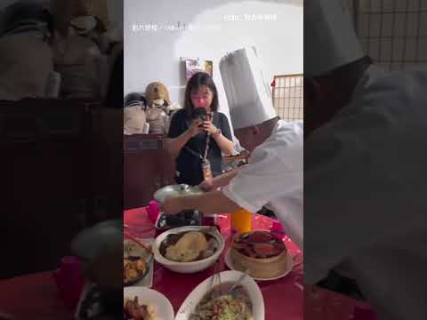 【羨慕了】女友生日一句「想吃你煮的」 他在家辦流水席超澎派！｜慶生｜流水席 thumbnail