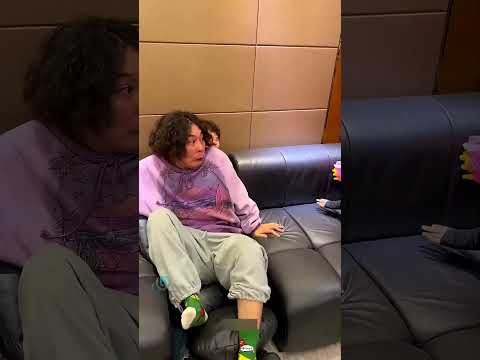 البنت قررت تلعب على هذه اللعبة بطريقة مميزة !! #shorts thumbnail