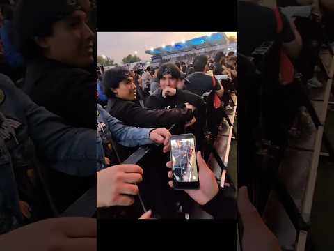 Broma en un Concierto 😂 thumbnail
