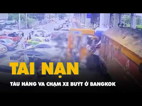Giây phút tàu hàng va chạm xe buýt ở Bangkok, 8 người thiệt mạng thumbnail