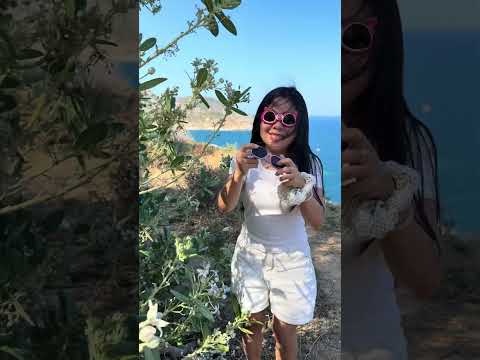 SH - Người mẹ tốt bụng, Tìm kính cho con gái || Kind mother, find glasses for daughter. #shorts thumbnail