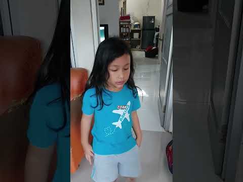 Mama Kaget Teman Dedek Nangis Digendong Kakanya Dipaksa Plg. Jgn Sedih Main D Rmah Ara Y Nnti Plgnya thumbnail